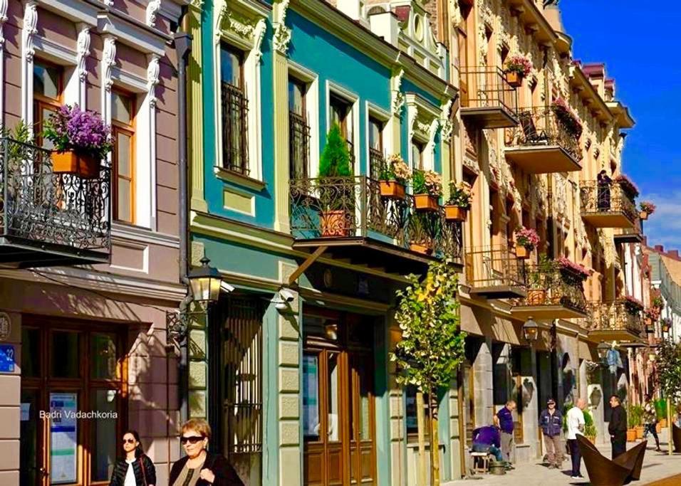 Q&B Hotel Tbilisi Eksteriør billede