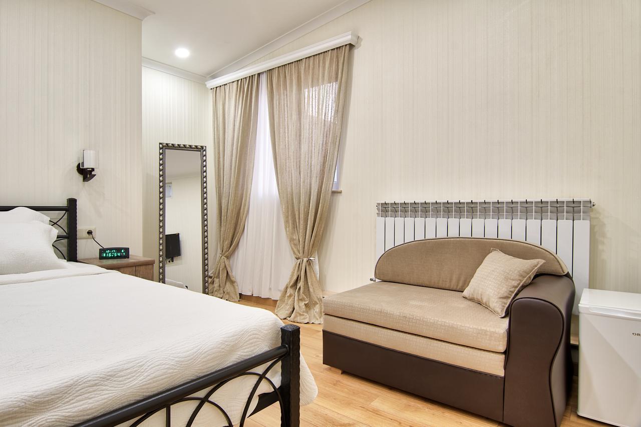 Q&B Hotel Tbilisi Eksteriør billede