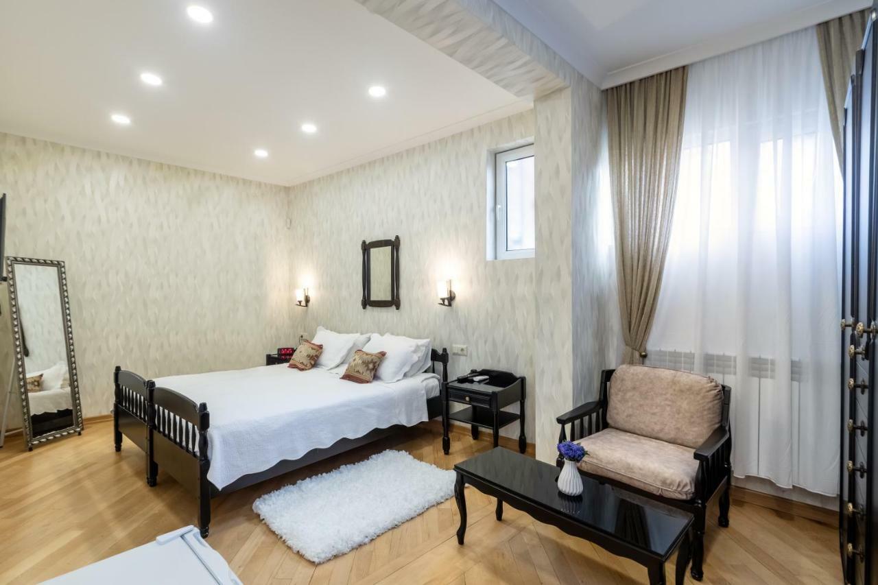 Q&B Hotel Tbilisi Eksteriør billede
