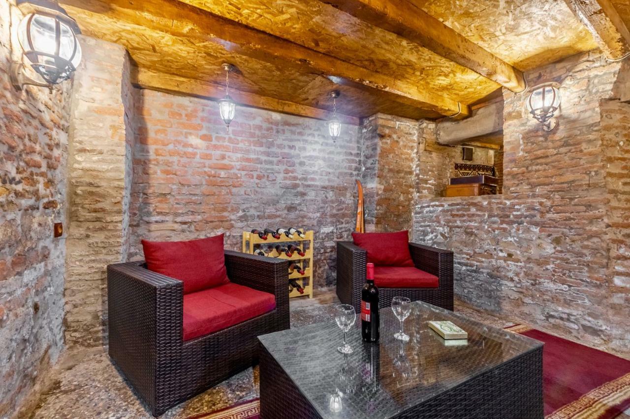 Q&B Hotel Tbilisi Eksteriør billede