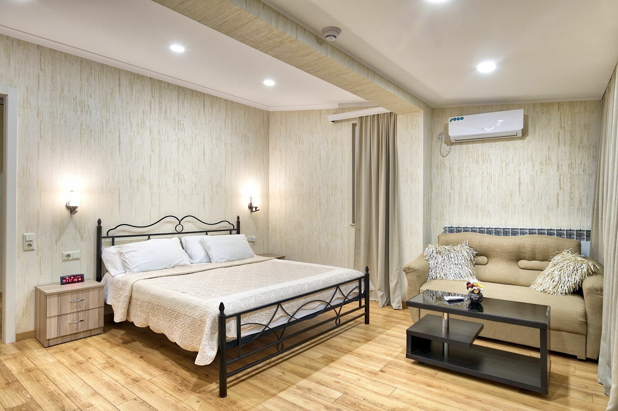 Q&B Hotel Tbilisi Eksteriør billede
