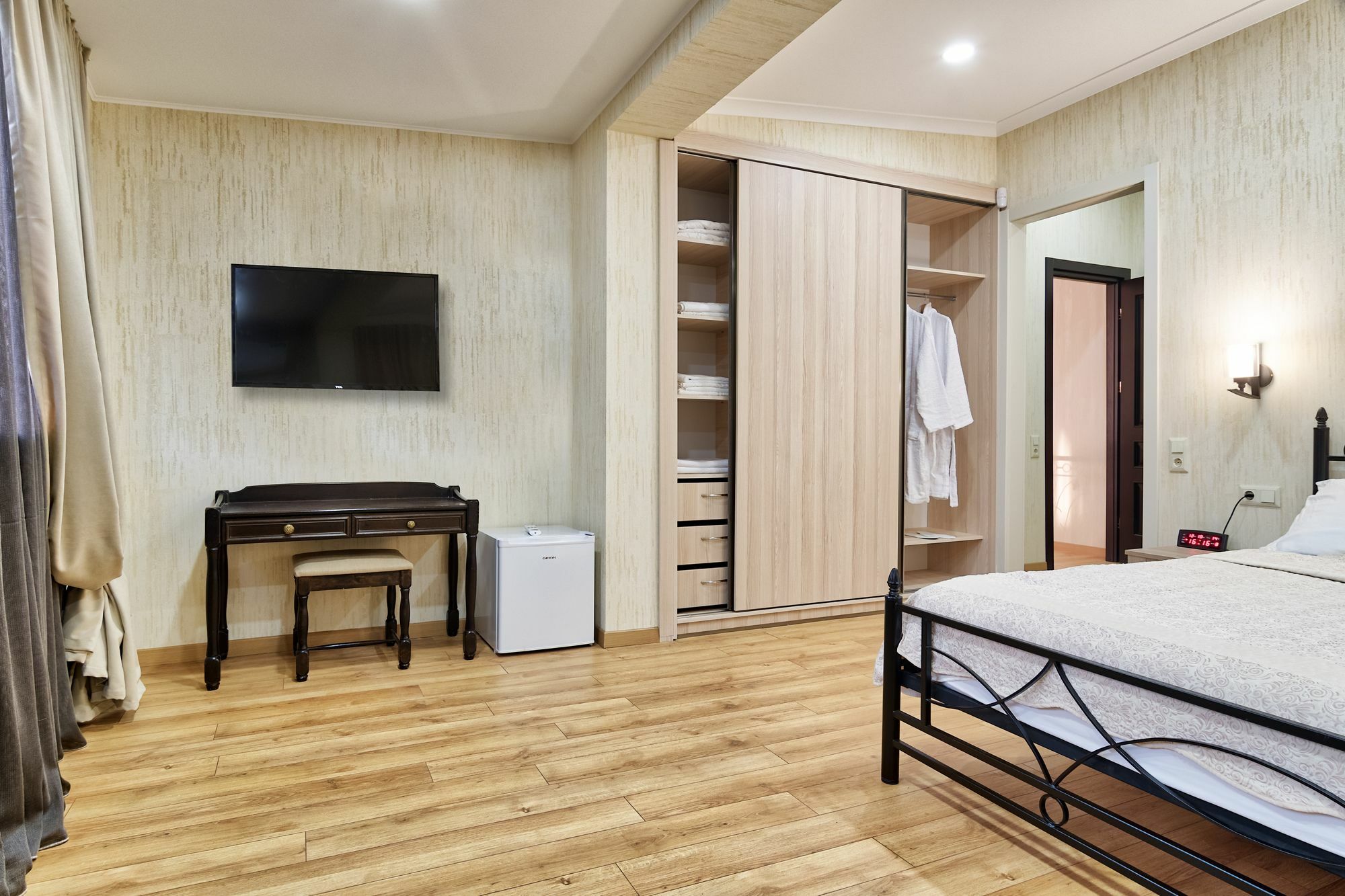 Q&B Hotel Tbilisi Eksteriør billede